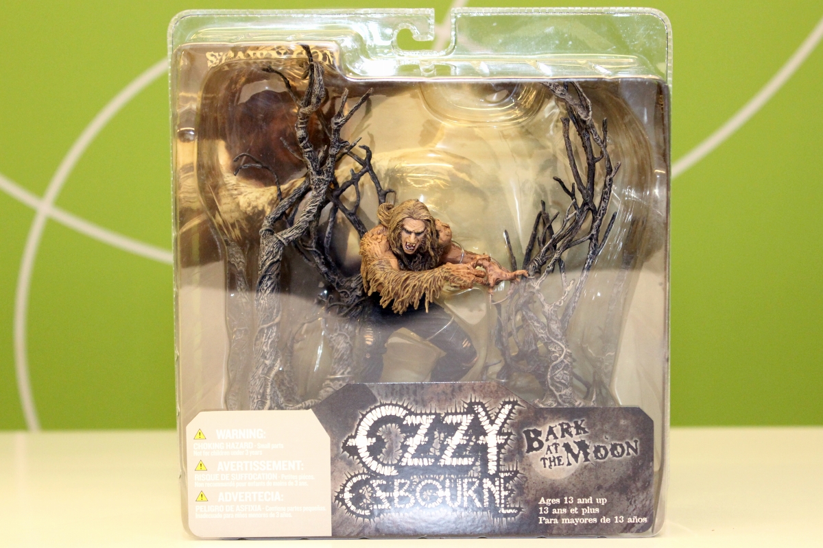 オジー・オズボーン バーク・アット・ザ・ムーン フィギュア