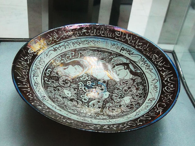 ラスター彩陶器の旅