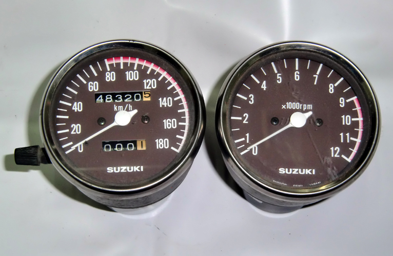 デ*ン様 GS400タコメーター