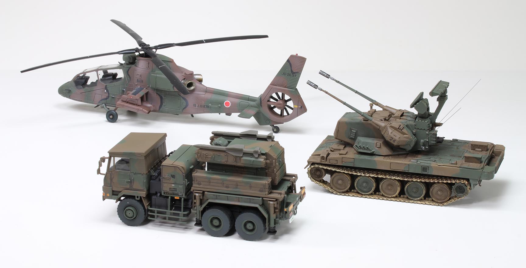 アオシマ フジミ 1/72 87式自走高射機関砲、81式短距離地対空誘導弾、OH-1