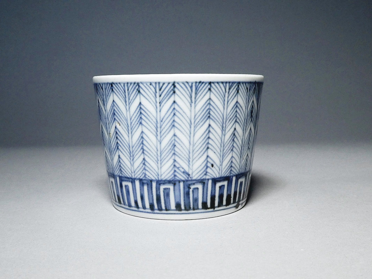 c174 古伊万里 中猪口 5客 染付 矢羽根図 蕎麦猪口 そば猪口