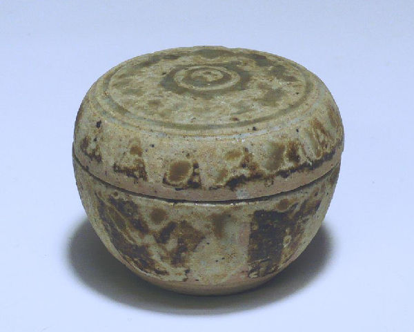 タイ・骨董】宋胡録（スンコロク）白釉黒斑文 小壺（1301年~1600年