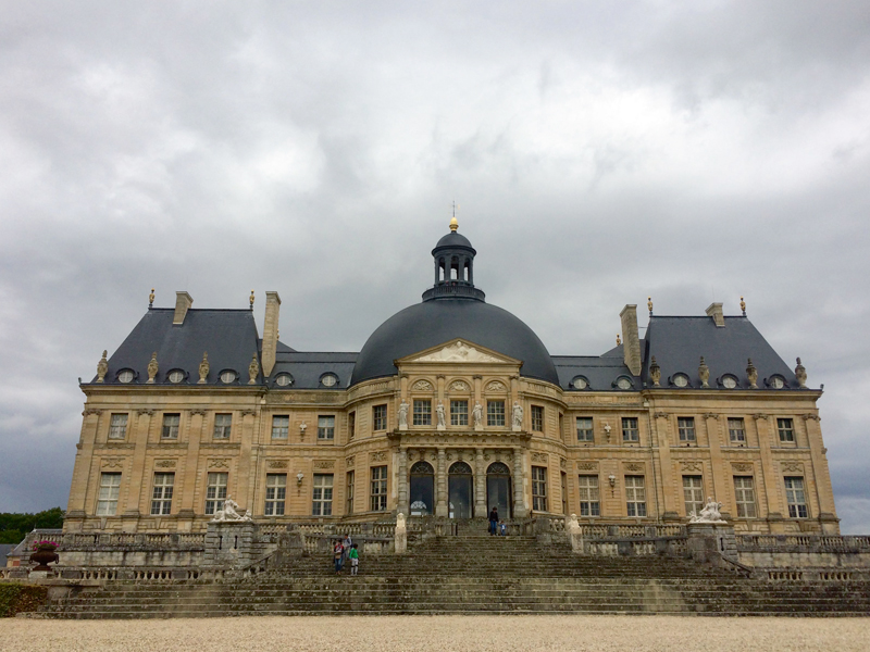 ヴェルサイユ宮殿のアイデアの源 ヴォー= ル＝ヴィコント城 - OVNI
