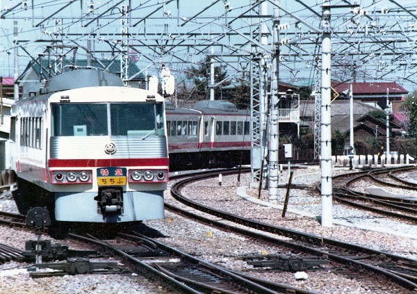 西武 5000系 初代レッドアロー その1 「ちちぶ」: B767-281のブログ