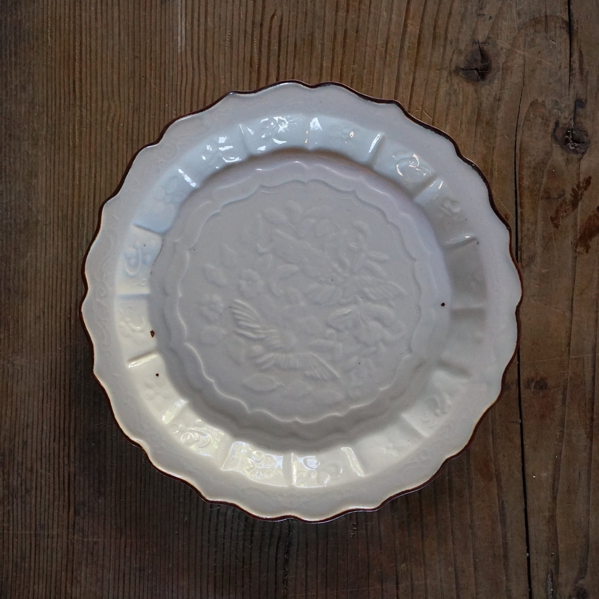 中国 明時代 白磁皿 振りものあります 中国 明時代 白磁皿 振りもの