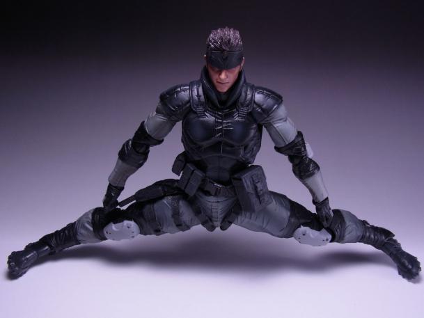 メタルギアソリッド PLAY ARTS改 フィギュア ソリッド・スネーク METAL