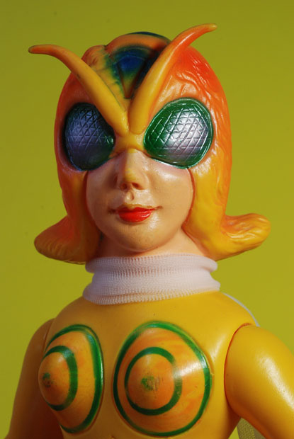 蜂女 東映レトロソフビコレクション 東映新作は「ツバサ大僧正」のほか