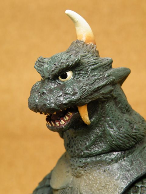 ウルトラ怪獣シリーズプレミアム ガラモン ペギラ ゴメス - スポンサー