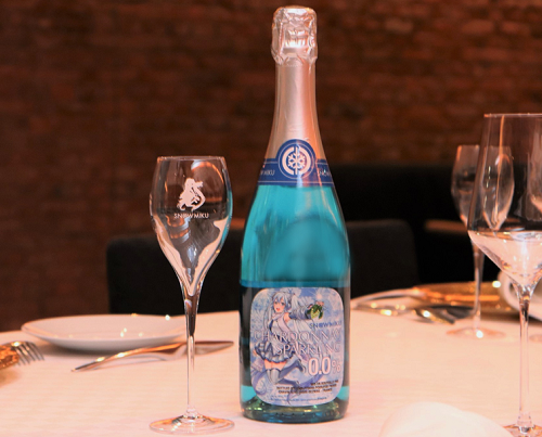 その他（グッズ）】KAITOデザインの限定ワイン&雪ミクデザインのノン