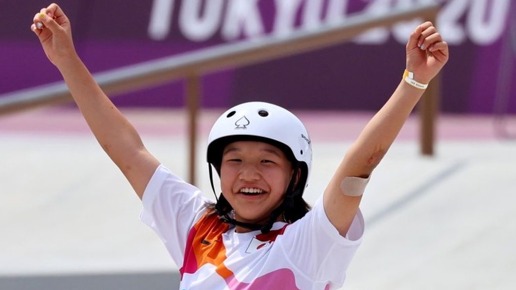 東京五輪】 13歳の西矢、スケボー女子ストリートで金 中山も銅 - BBC