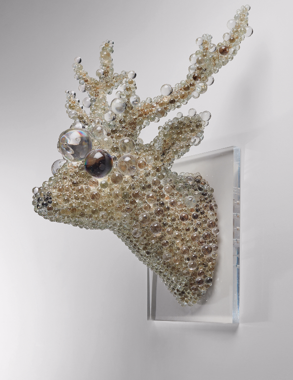 Baccarat クリスタルの鹿 置物 CRYSTAL AND PORCELAIN: 10 YEARS OF