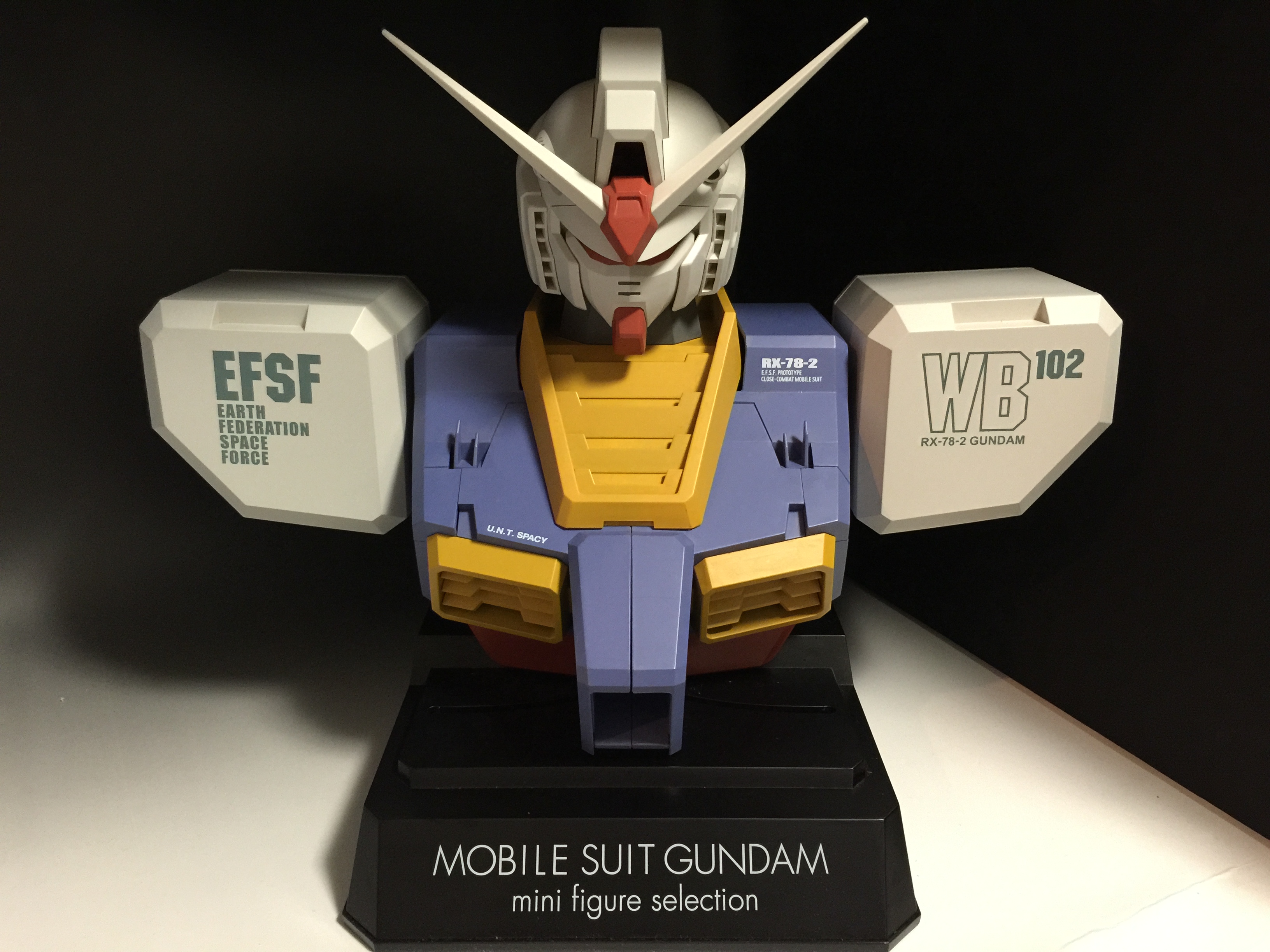 MFセレクションガンダム胸像型ディスプレイケース!かっこいい画像