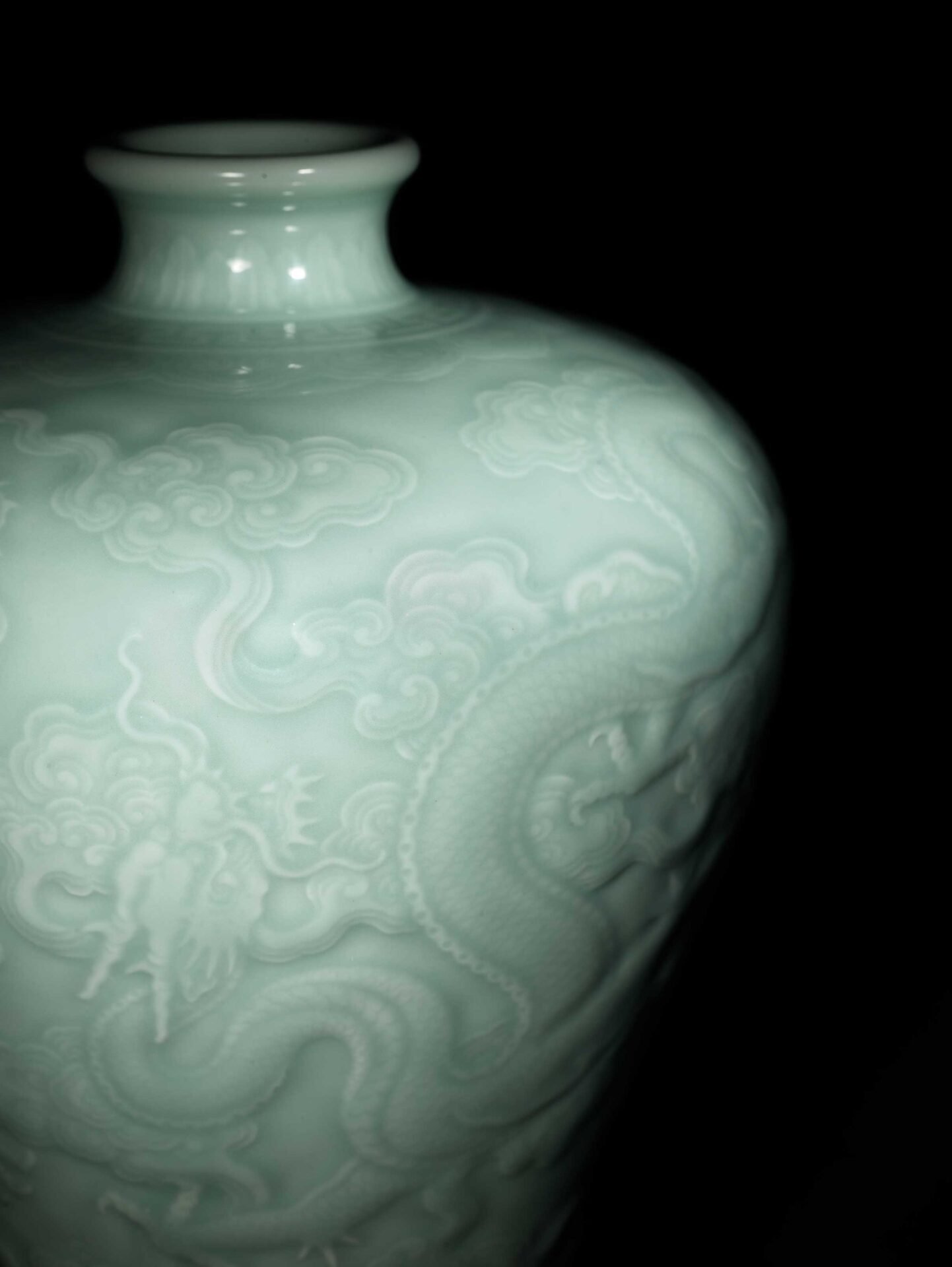 中国 大清光緒年製款 三彩 雲龍花草文瓶 花瓶 V 9593