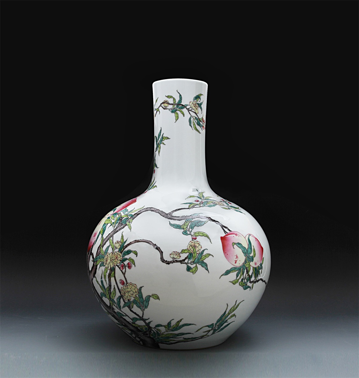 中国 大清乾隆年製銘 粉彩花卉胡蝶紋扁瓶 送料込み0316 中国 大清乾隆