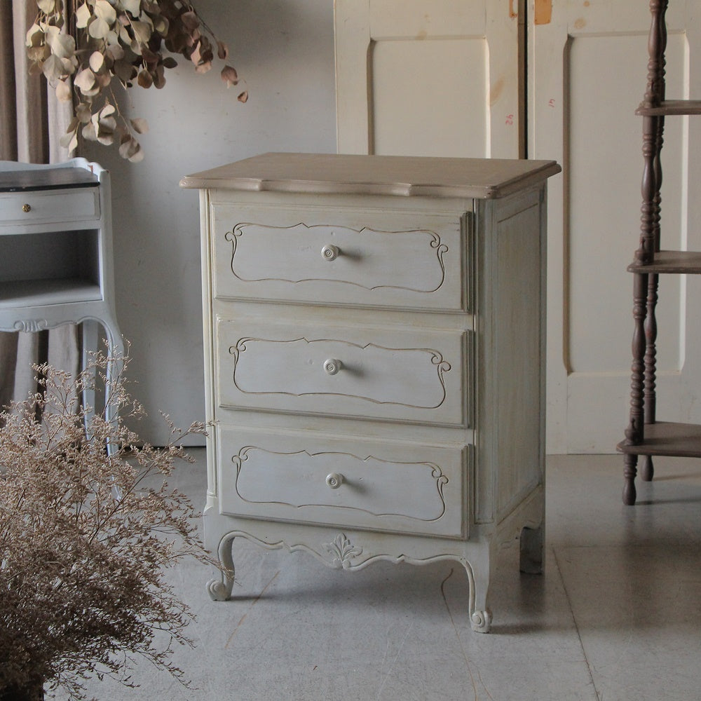 ブルーグレーペイントが美しい3段チェスト（横幅60cm） フランス