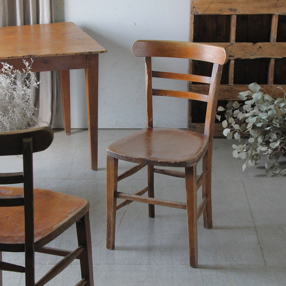 ラスト1脚 コンパクトなビストロチェア フランスアンティーク