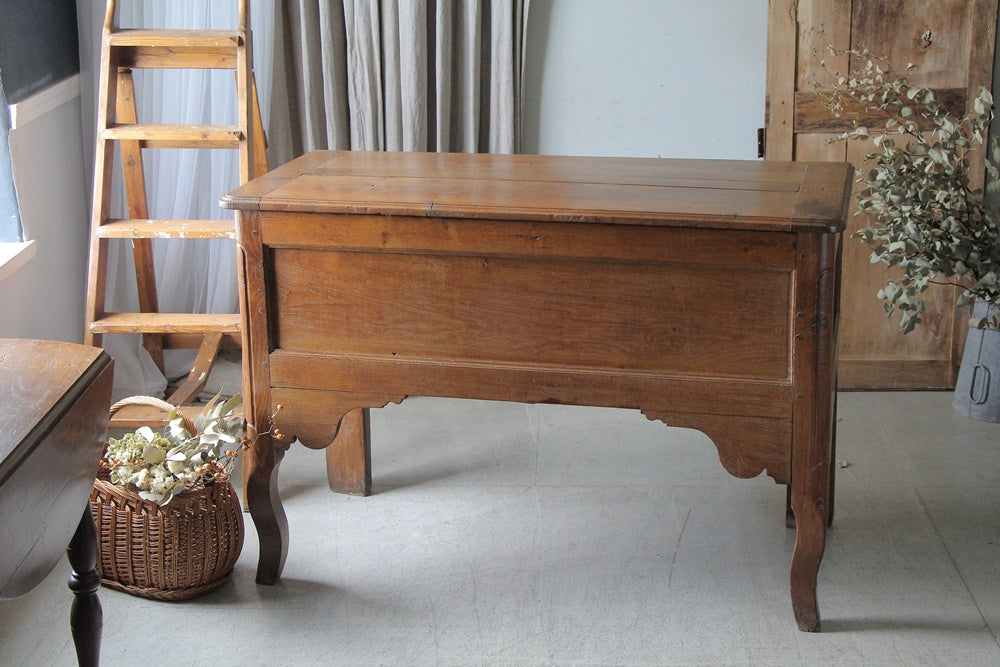 1860年代味わい深い木肌が魅力のコファー（木箱）高さ84cm フランス