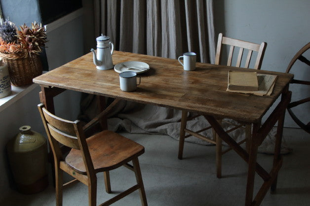 イベントテーブルとして使える折りたたみテーブル イギリス