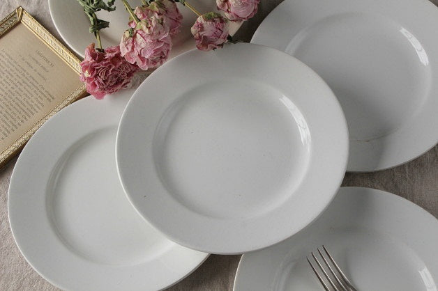 複数枚あり！便利に使えるムーランデルー窯の白い皿 フランス