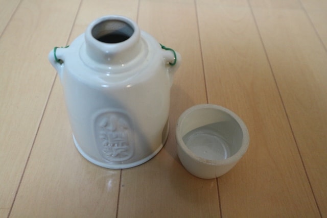 日本で唯一】山梨県小淵沢駅では、ここでしか売ってない「汽車土瓶」が