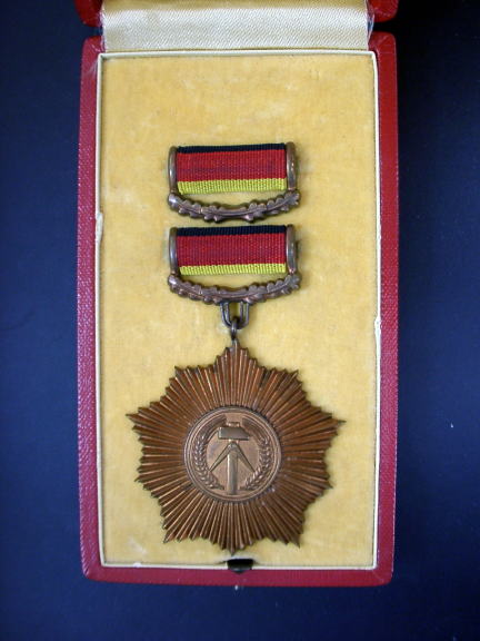 東ドイツ軍 カールマルクス勲章・祖国功労勲章金銀銅 東ドイツ軍