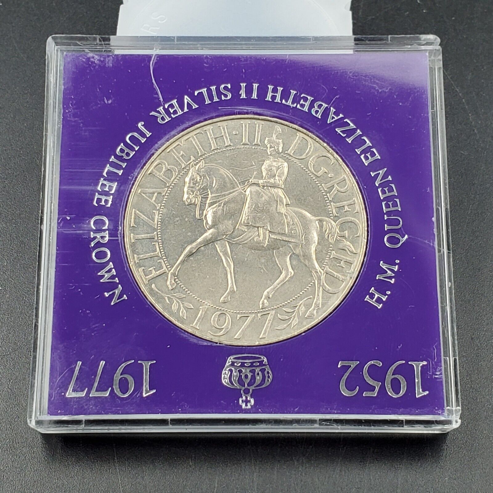 1952-1977 QUEEN ELIZABETH II SILVER JUBILEE COMMEMORATIVE CROWN