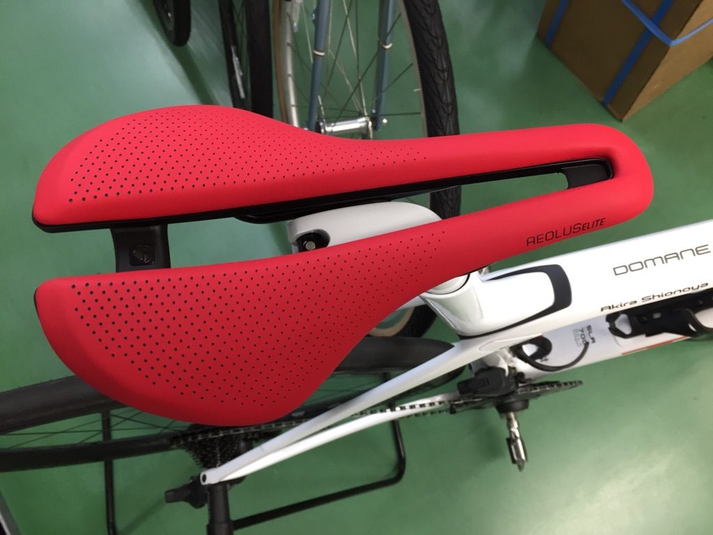 TREKレッド スポーツサイクル Xindaサドル Wellgoペダル TREK