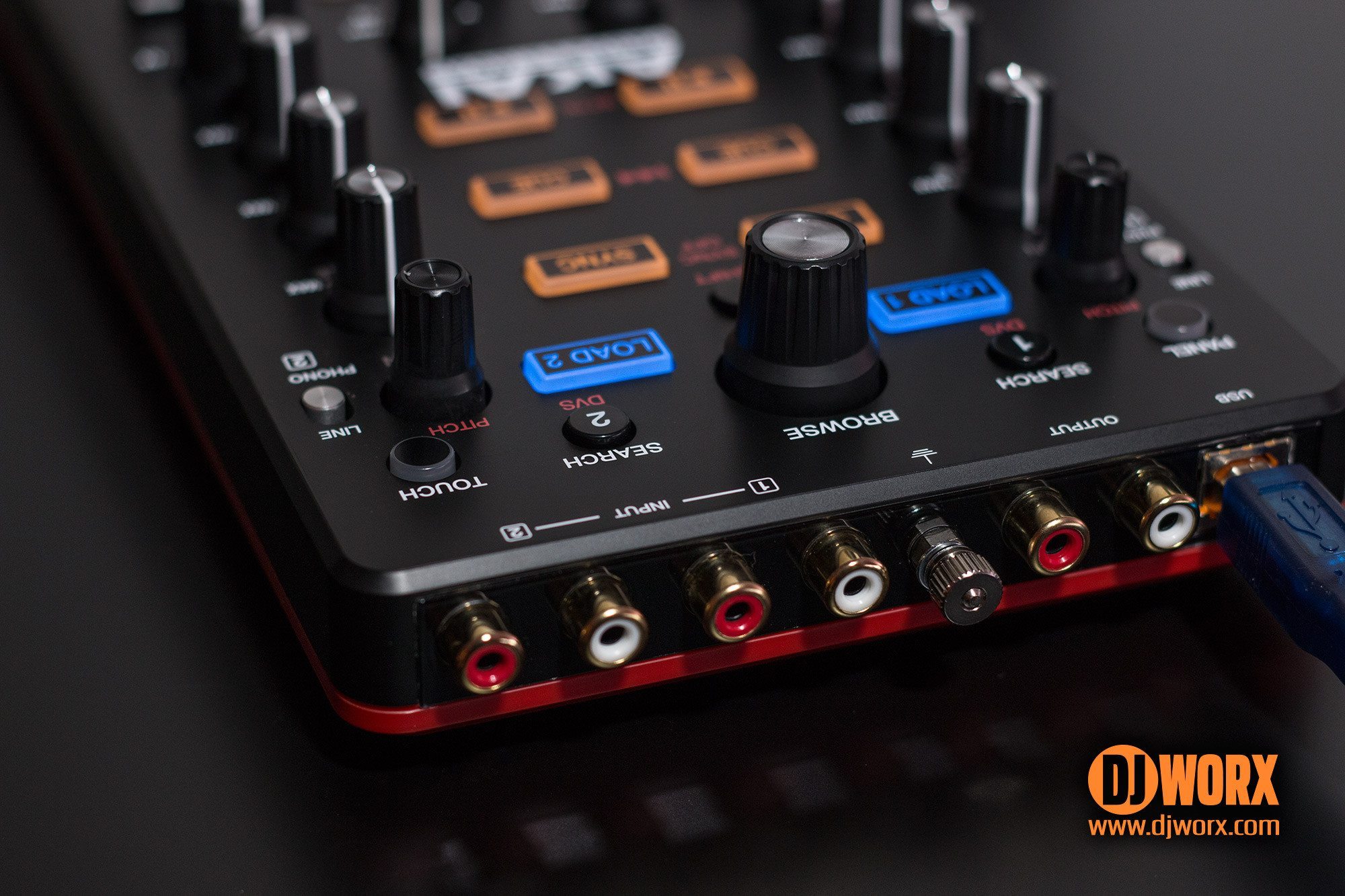 REVIEW: Akai Professional AMX Controller – DJWORX