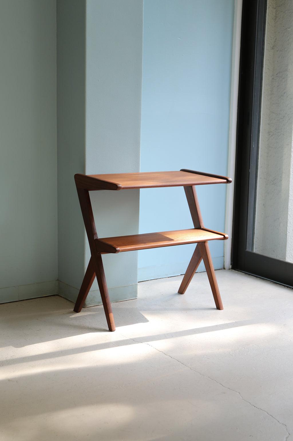 ミッドセンチュリー サイドテーブル トレイ momaデザイン グッド