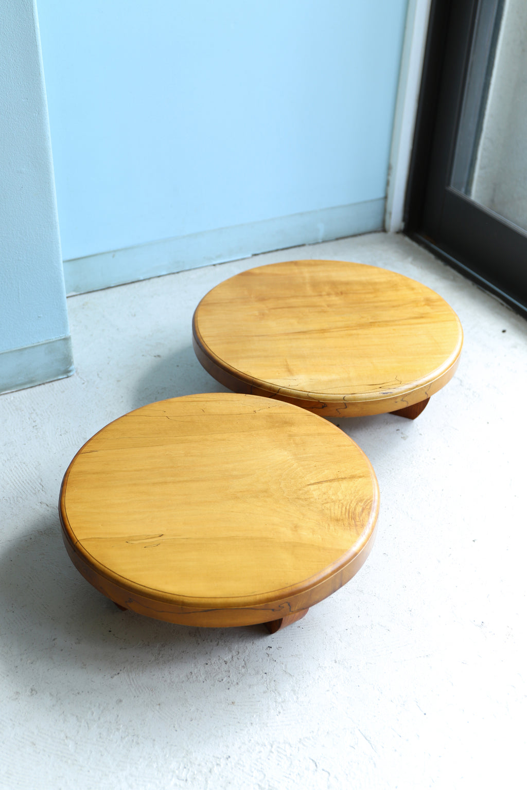 2Round_Low_Table_Solid_Wood_10