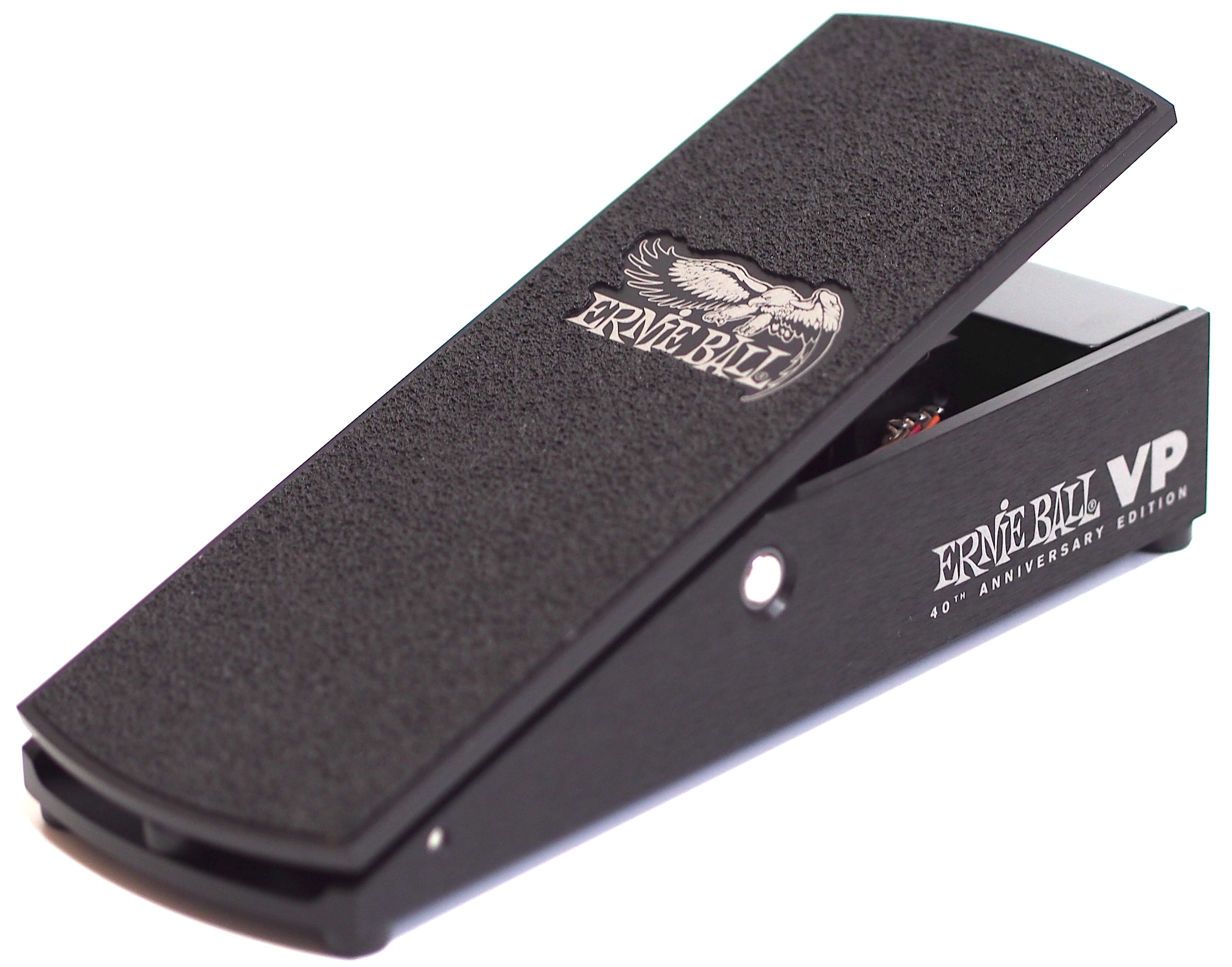 そこそこデカいけど超堅牢なアーニーボール・ボリュームペダル