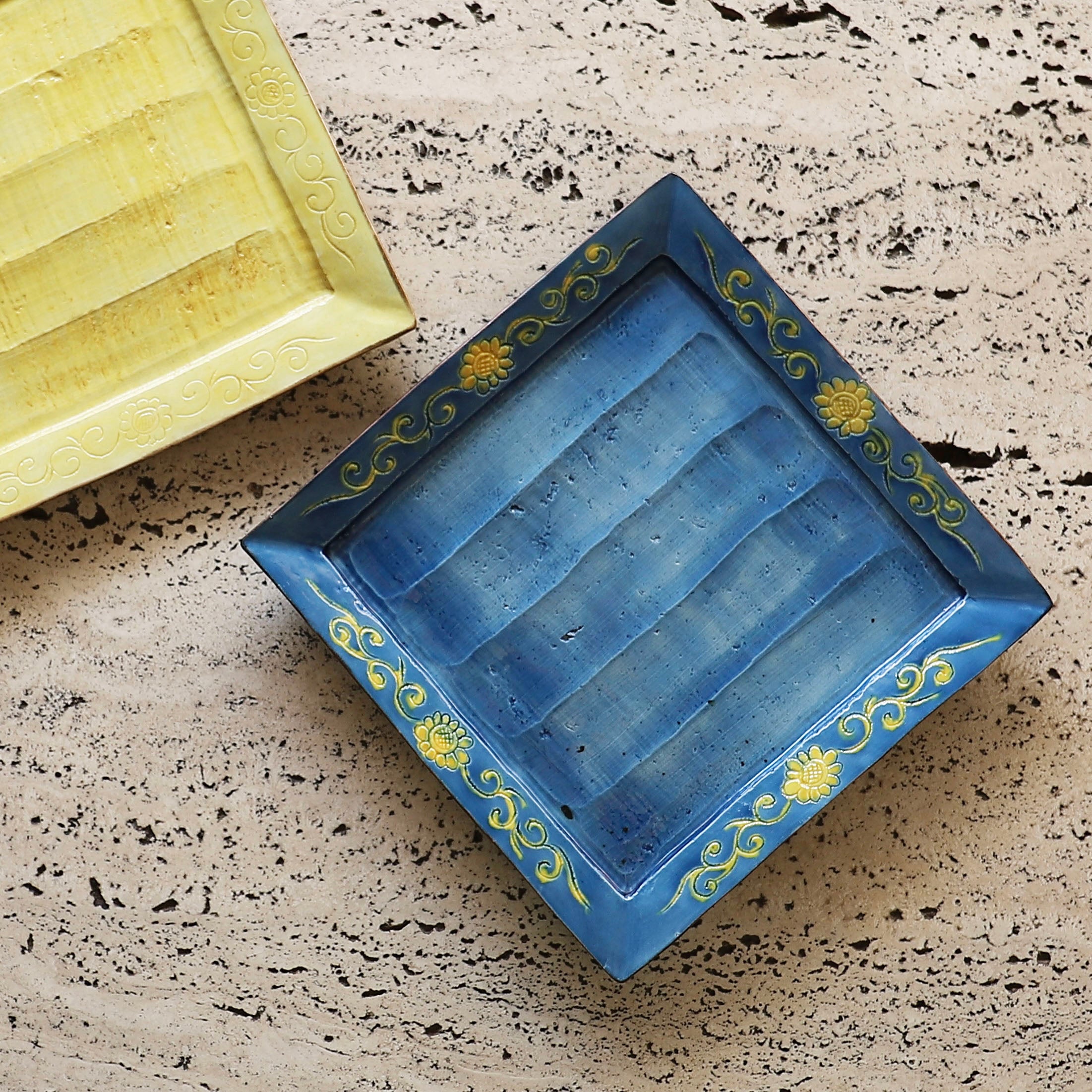 2代川瀬竹春 彩絵花紋四方皿 – Gallery Nisui