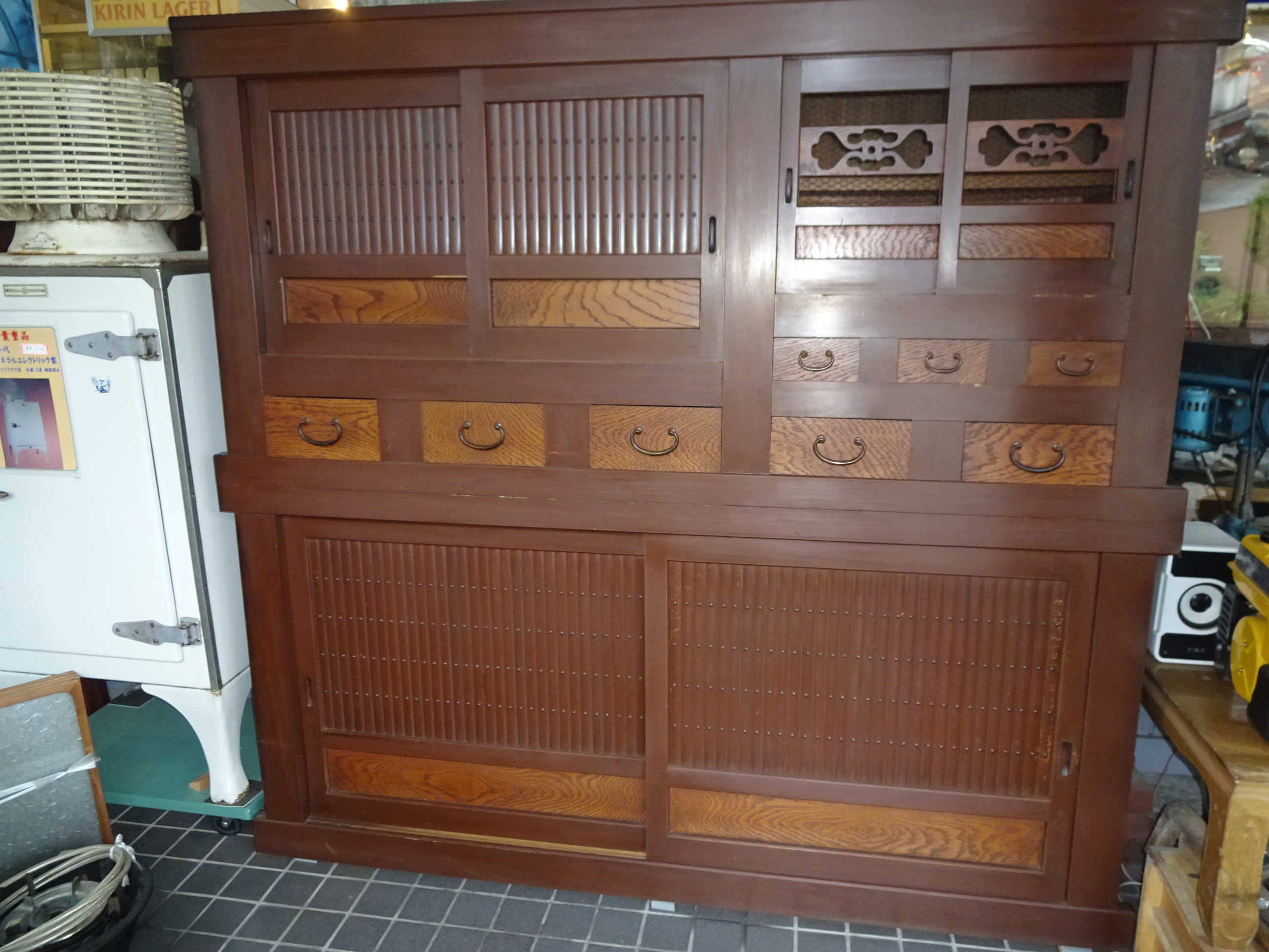 近江 水屋箪笥入荷しました‼ |岐阜県下呂市の骨董屋 ～夢～