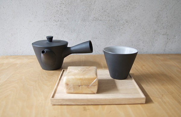 明治期の萬古焼名工「圓相舎 小川半助」作 手捻茶器（急須） 明治期の