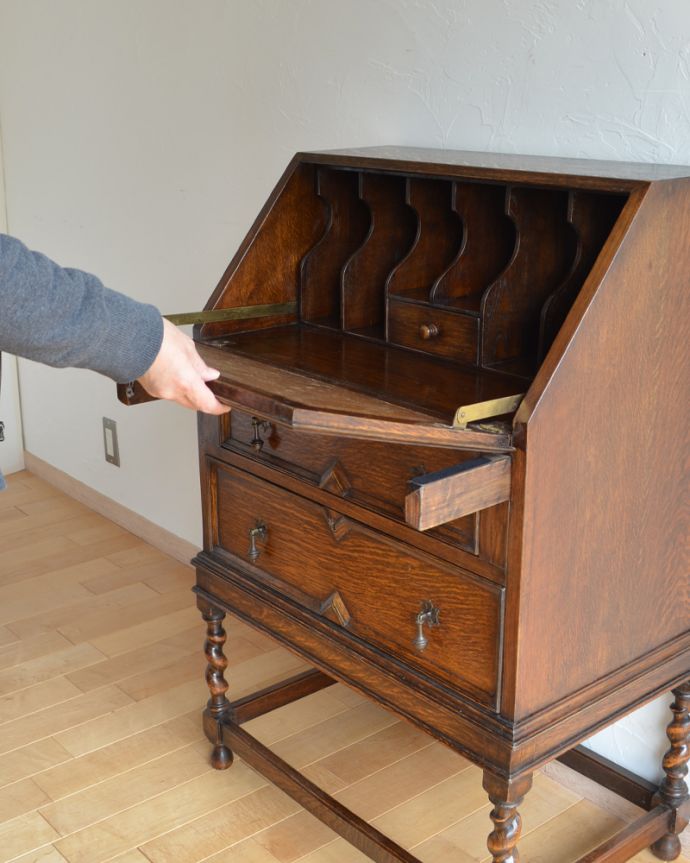 コンパクトなビューロー（デスク）、イギリス入荷のアンティーク家具(k