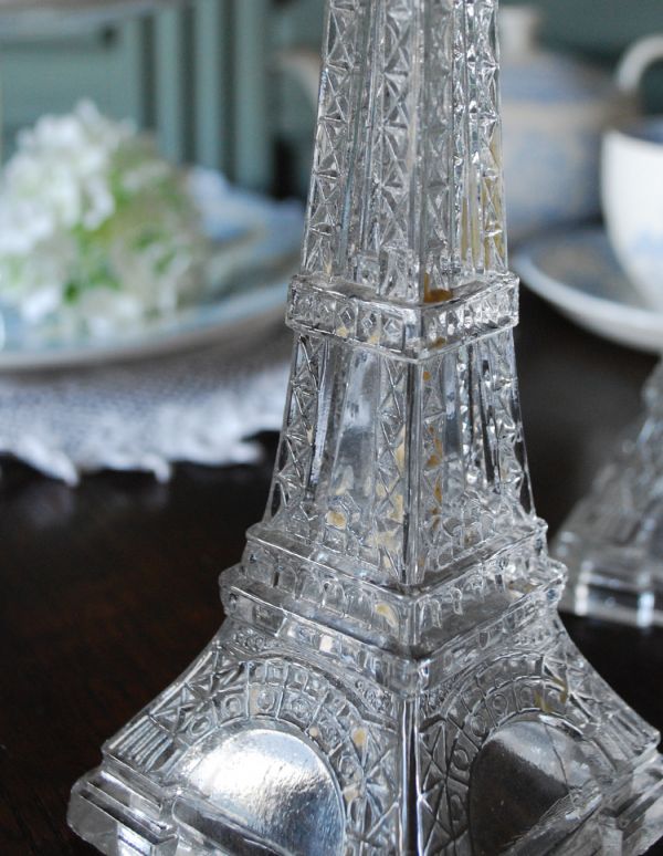 アンティークガラスのエッフェル塔キャンドルスタンド、オーナメント(m