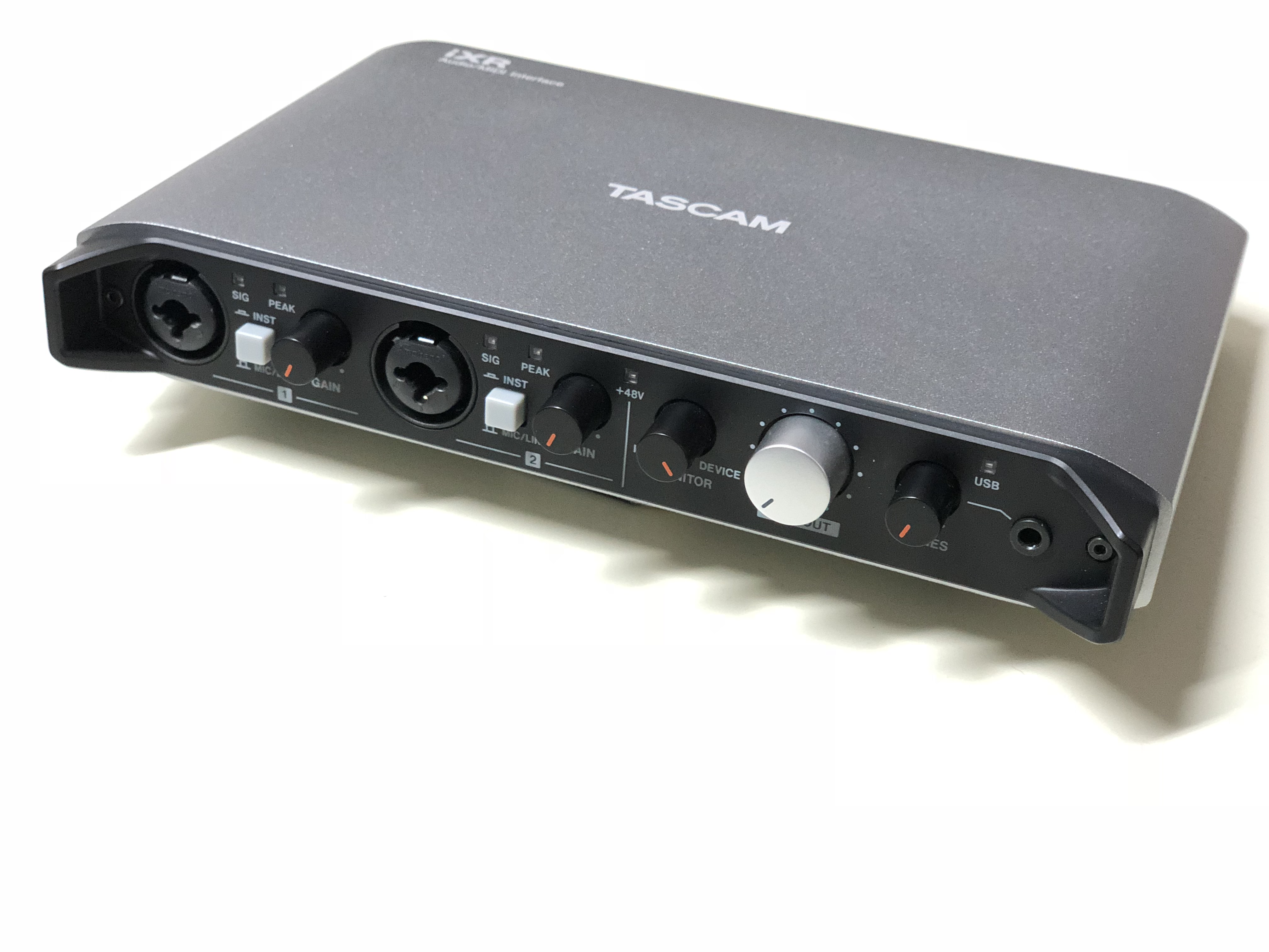 TASCAM iXRレビュー – iPhoneでもそのまま使えるインターフェース
