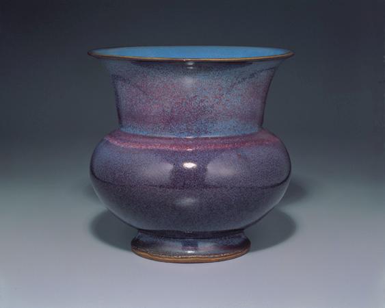 宋鈞窯天藍窯變丁香紫渣斗式大花盆(836508)