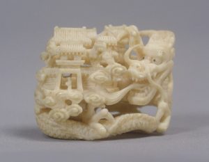 龍宮牙彫根付-e1563579930588-