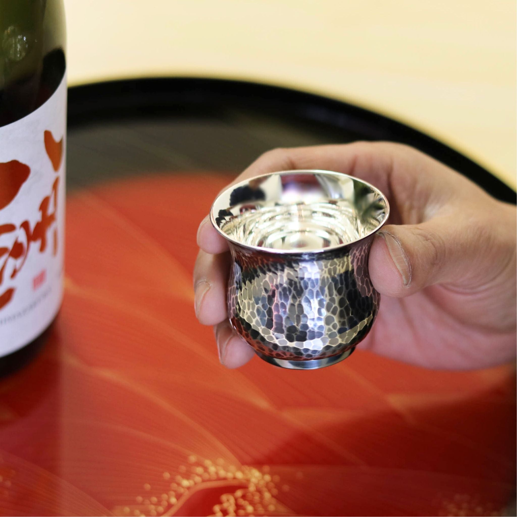 東京銀器 ぐい呑み | 純銀製 くびれ型 小 | 槌目模様 | 森