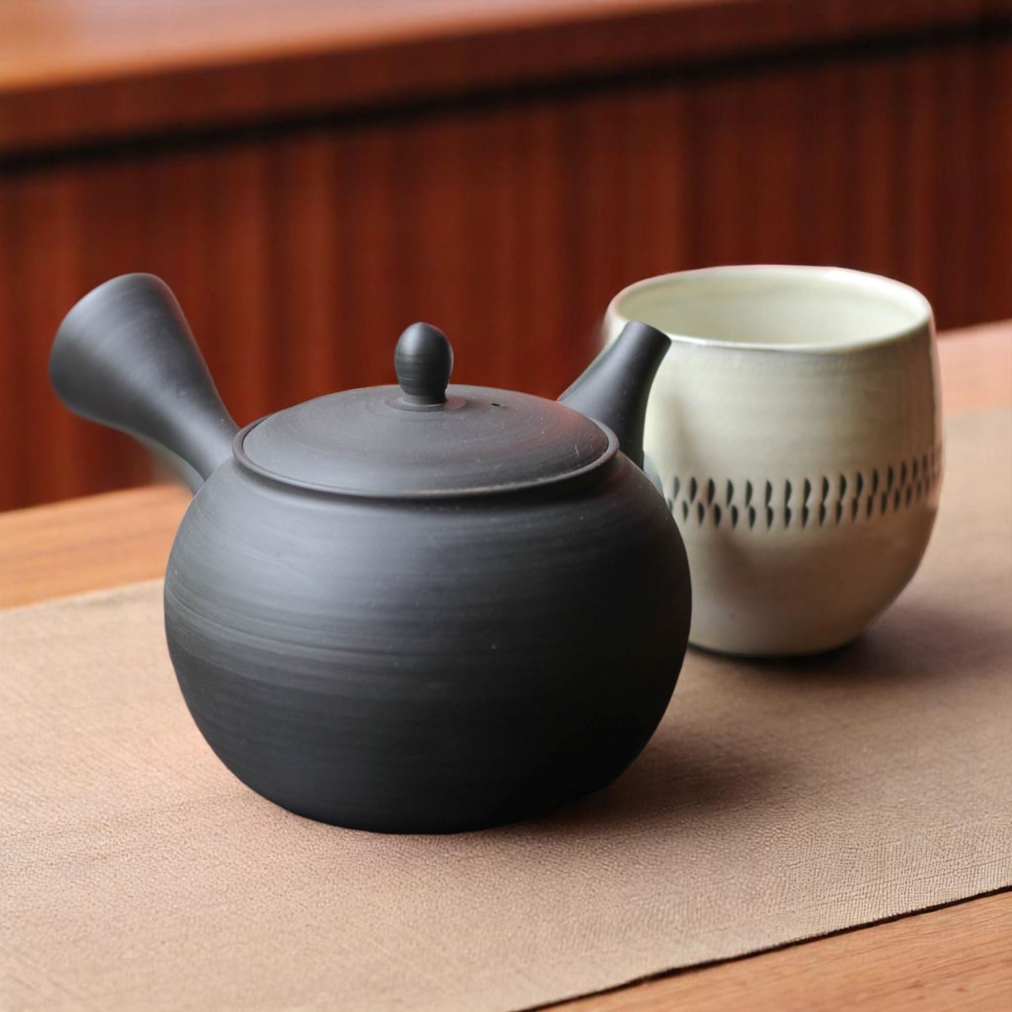 常滑焼 小西洋平作 切練込 香炉 透かし蓋 共箱 V 9623 常滑焼 小西洋