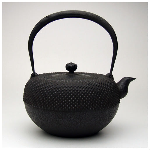 南部鉄器 鉄瓶 | 鉄鉢型 霰 | 1.4L | 薫山工房