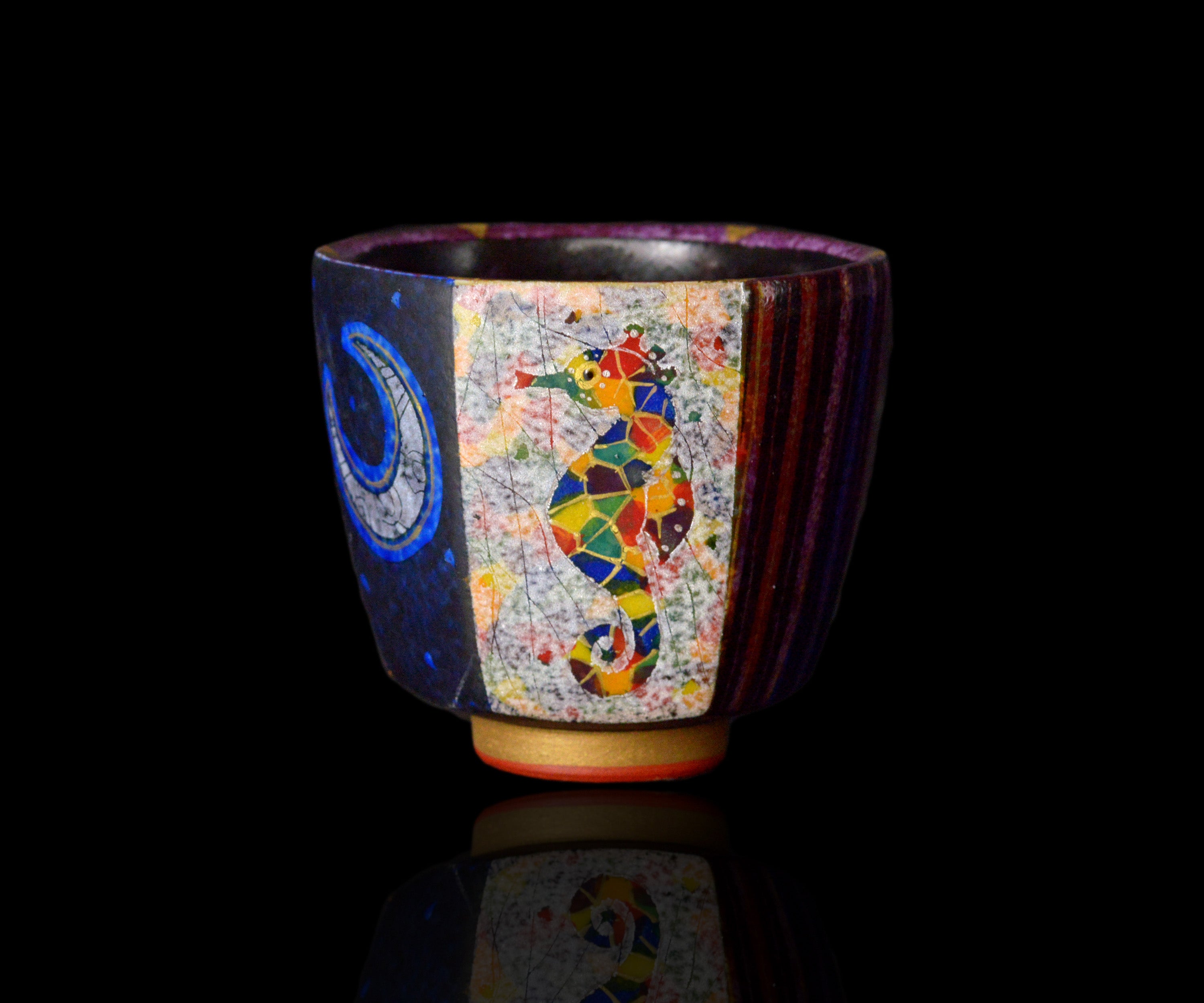 人気作家 伊藤 北斗 釉刻色絵金銀彩 茶入 バラ 魚 四方桟 共箱 e166