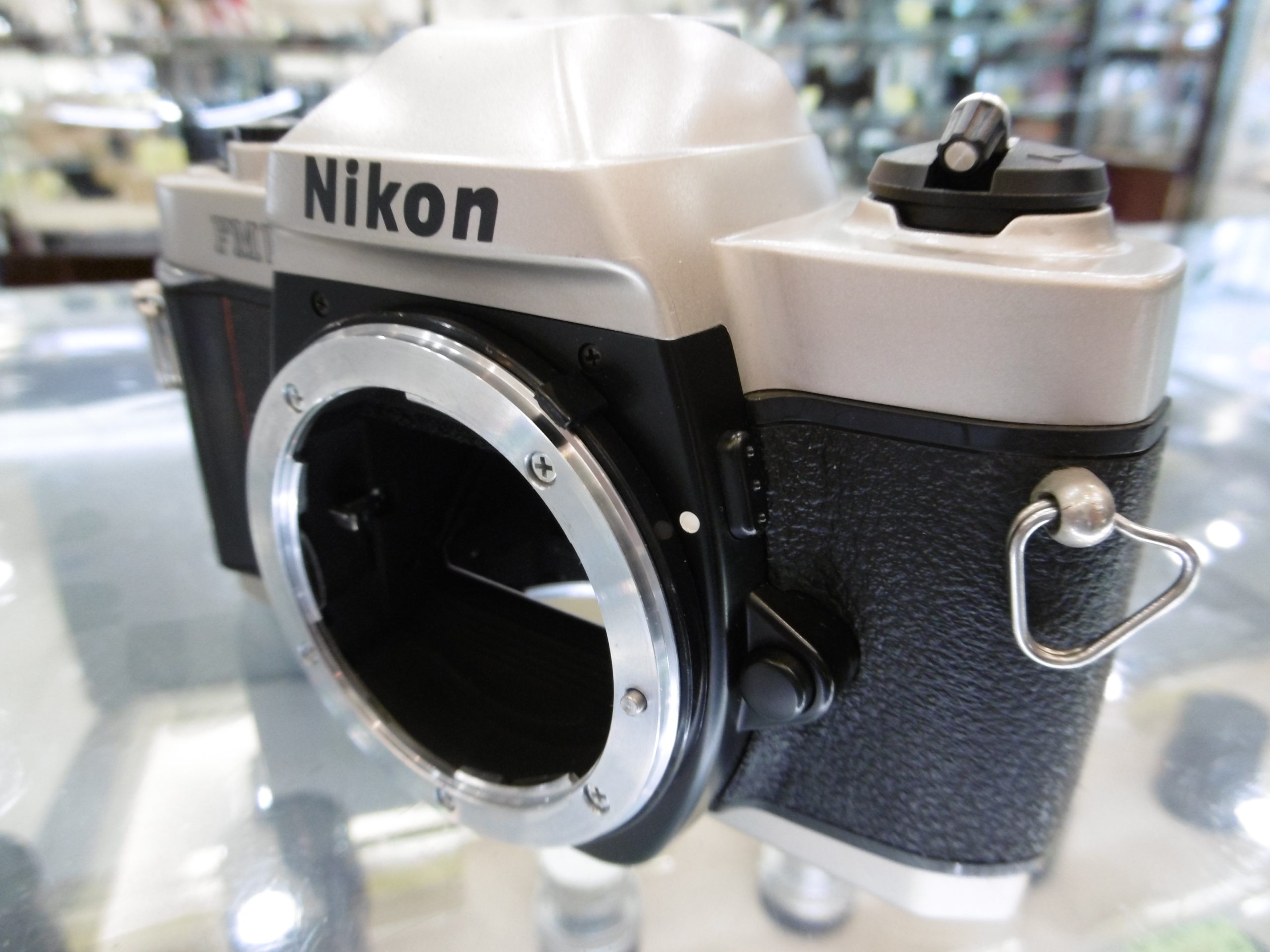 Nikon FM10カメラ Ai28mmレンズ付美品完動 Nikon FM10カメラ Ai28mm