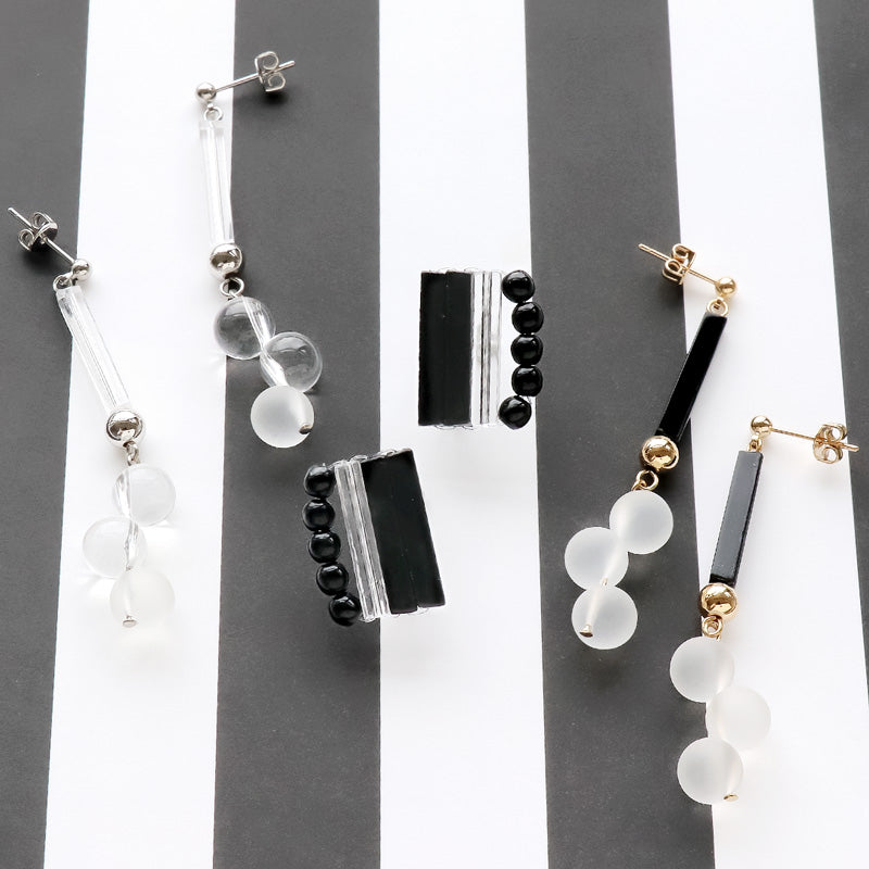 レシピNo.KR0859 ドイツ製アクリルのモノクロームイヤーアクセサリー2