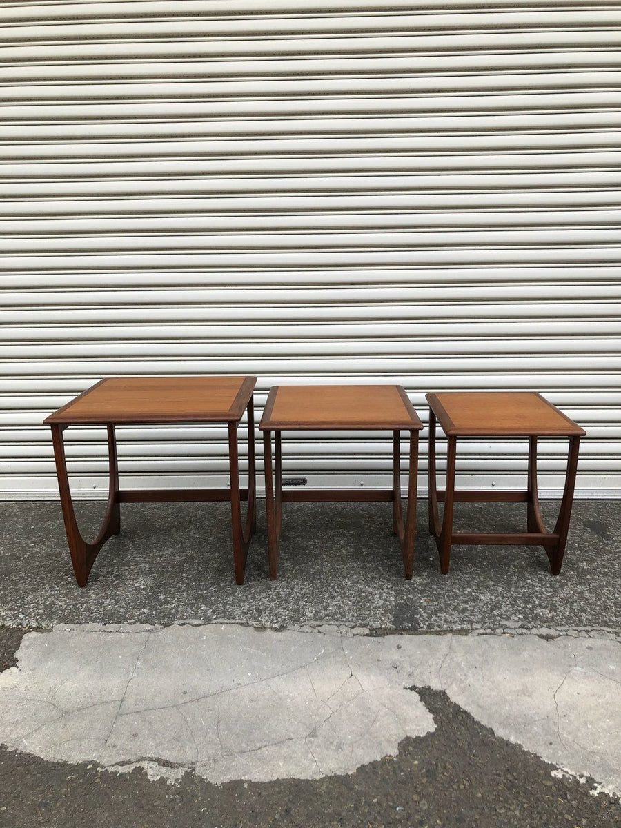 ネストテーブル by G-PLAN – Lewis-meguro