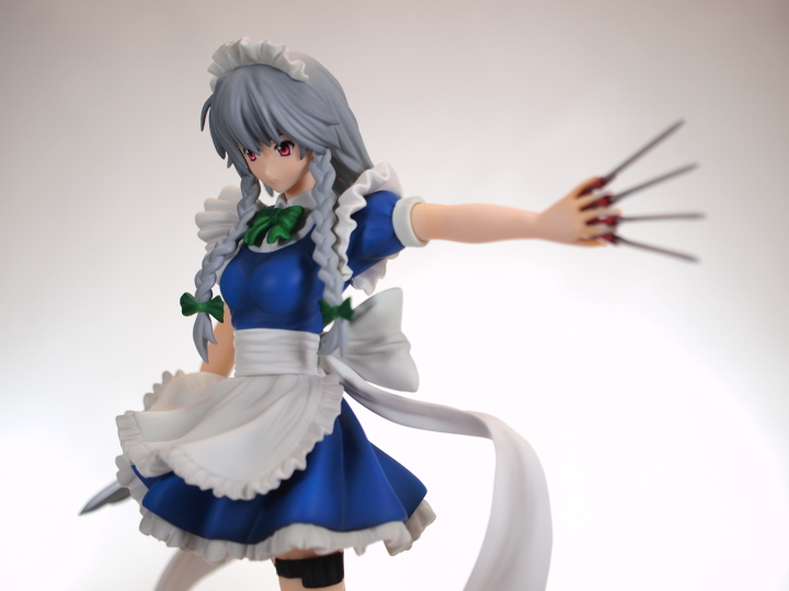 紅魔館のメイド 十六夜 咲夜～戦闘ver～ : 自由な色で広げたい