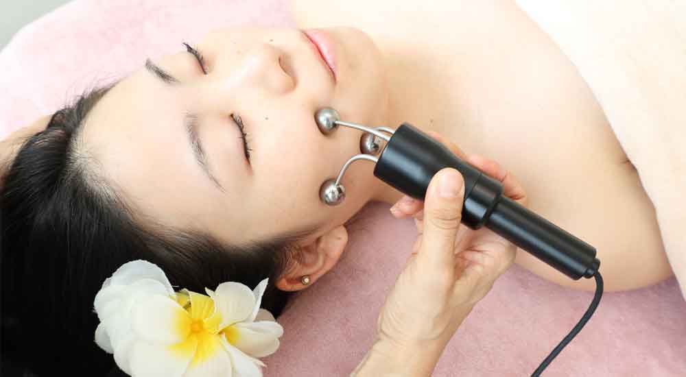 エステサロンプロでも、ホームサロンとしても！お顔のたるみに】リンパ