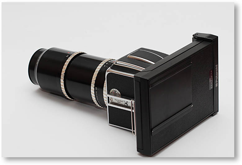 ポラロイドでハッセルブラッド。 / ストックホルムの空を見上げて