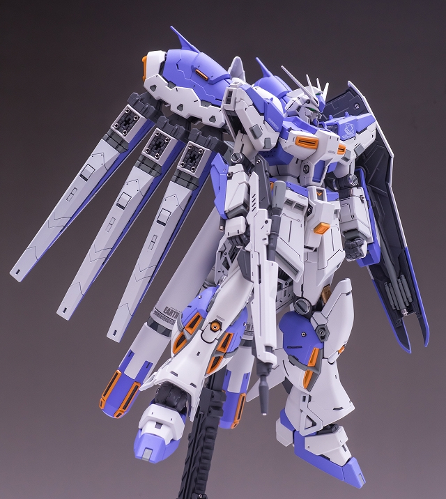RG 1/144 HI-νガンダム 白以外全塗装 完成品 RG Hi-νガンダム